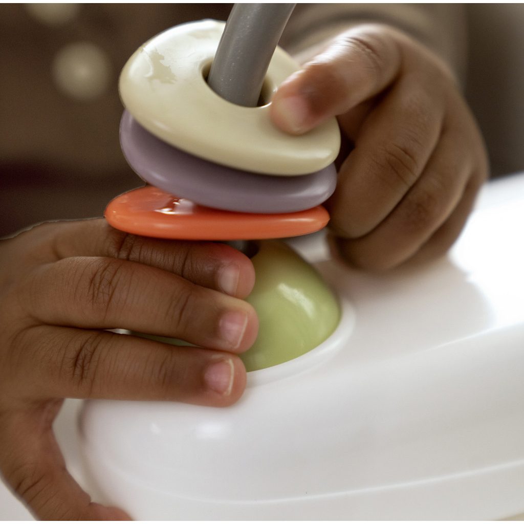 INGENUITY Ülésmagasító székre 2in1 Baby Base Cashmere 6hó+, 22kg-ig