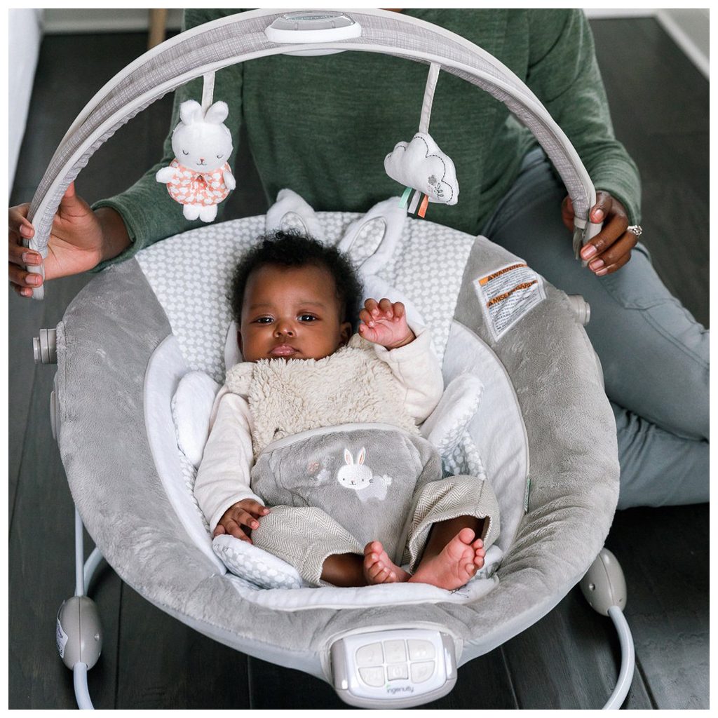 INGENUITY Rezgő pihenőszék dallamokkal és fénnyel Twinkle Tails™ 0hó+, 9 kg -ig