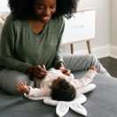 INGENUITY Rezgő pihenőszék dallamokkal és fénnyel Twinkle Tails™ 0hó+, 9 kg -ig