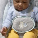 INGENUITY  Rezgő hinta dallamokkal USB Dual-Direction AnyWay Sway™ Spruce™ 0+, do 9 kg-ig