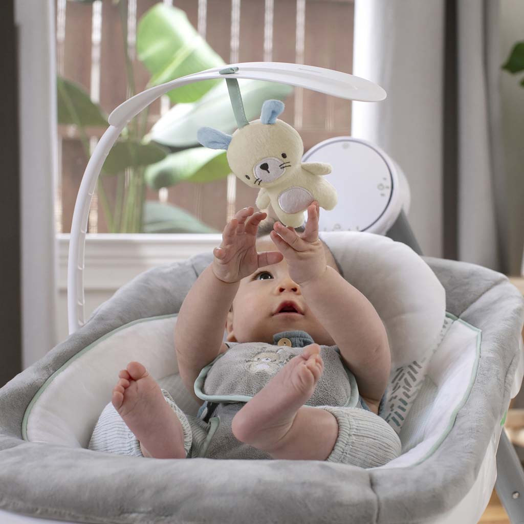 INGENUITY  Rezgő hinta dallamokkal USB Dual-Direction AnyWay Sway™ Spruce™ 0+, do 9 kg-ig