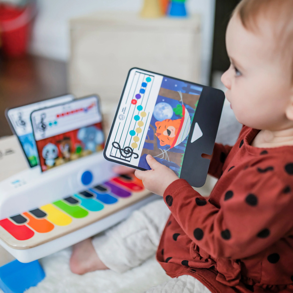 BABY EINSTEIN Fa zenélő játék zongora Together in Tune Piano™ Connected Magic Touch™ HAPE 12hó+