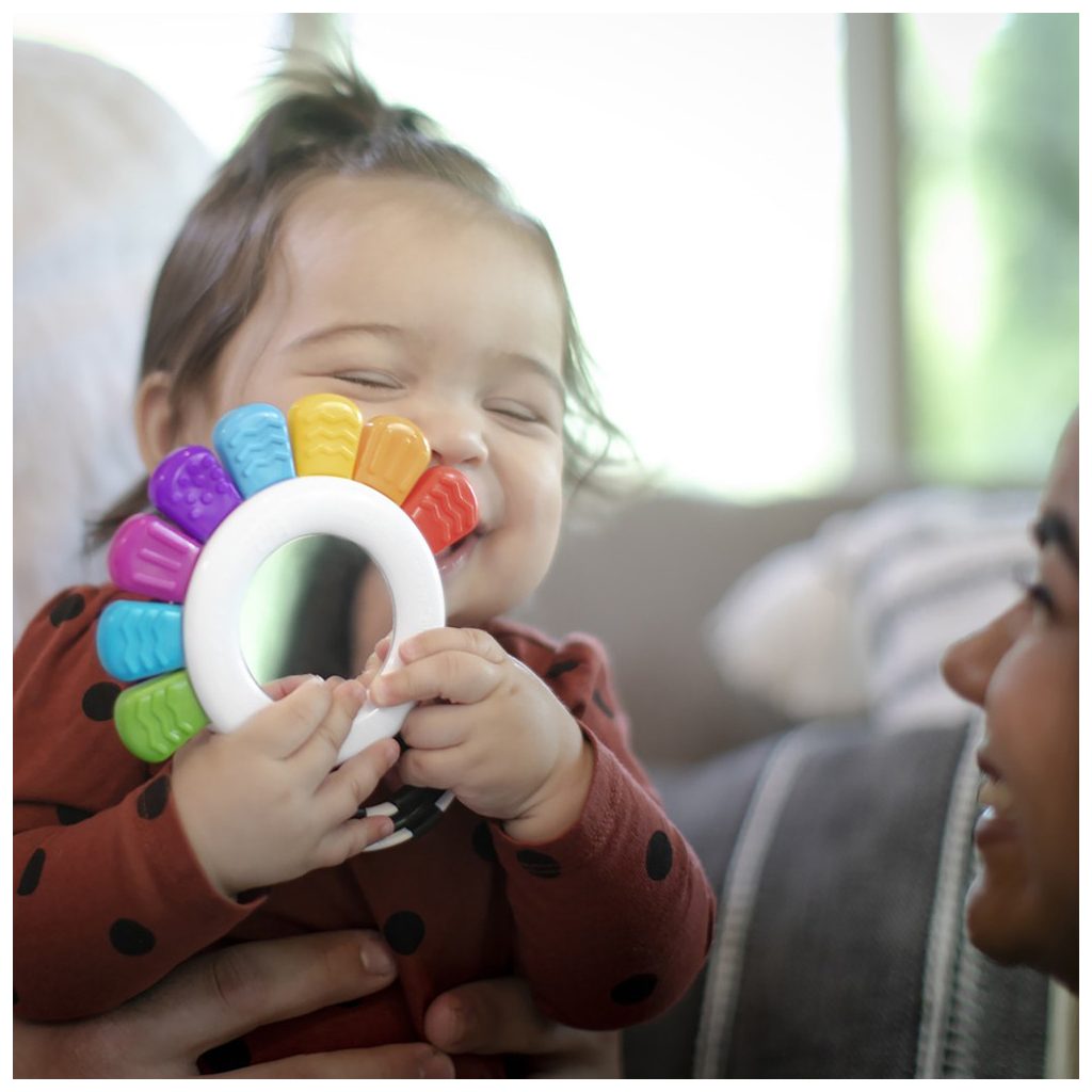 BABY EINSTEIN Szenzoros csörgő és rágóka BPA-mentes Outstanding Opus™ 3m+