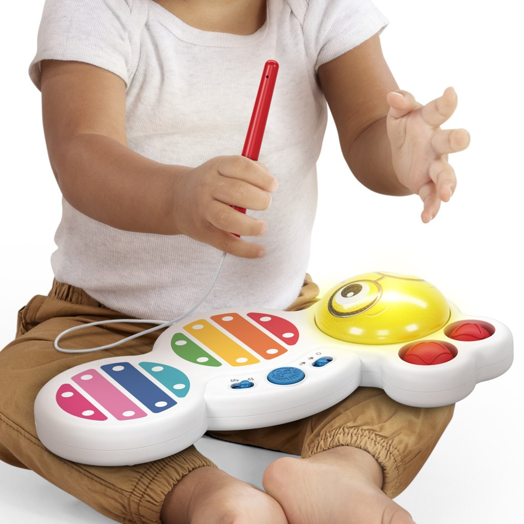 BABY EINSTEIN Zenélő játék xilofon Cal’s Curious Keys™ 12hó+