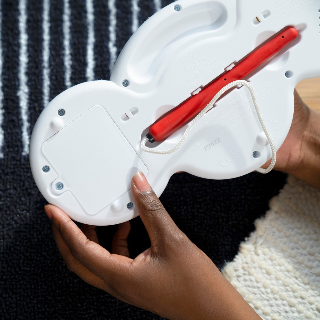 BABY EINSTEIN Zenélő játék xilofon Cal’s Curious Keys™ 12hó+