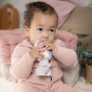 INGENUITY Kaucsuk rágóka nyuszi Sylvi™ 0hó+