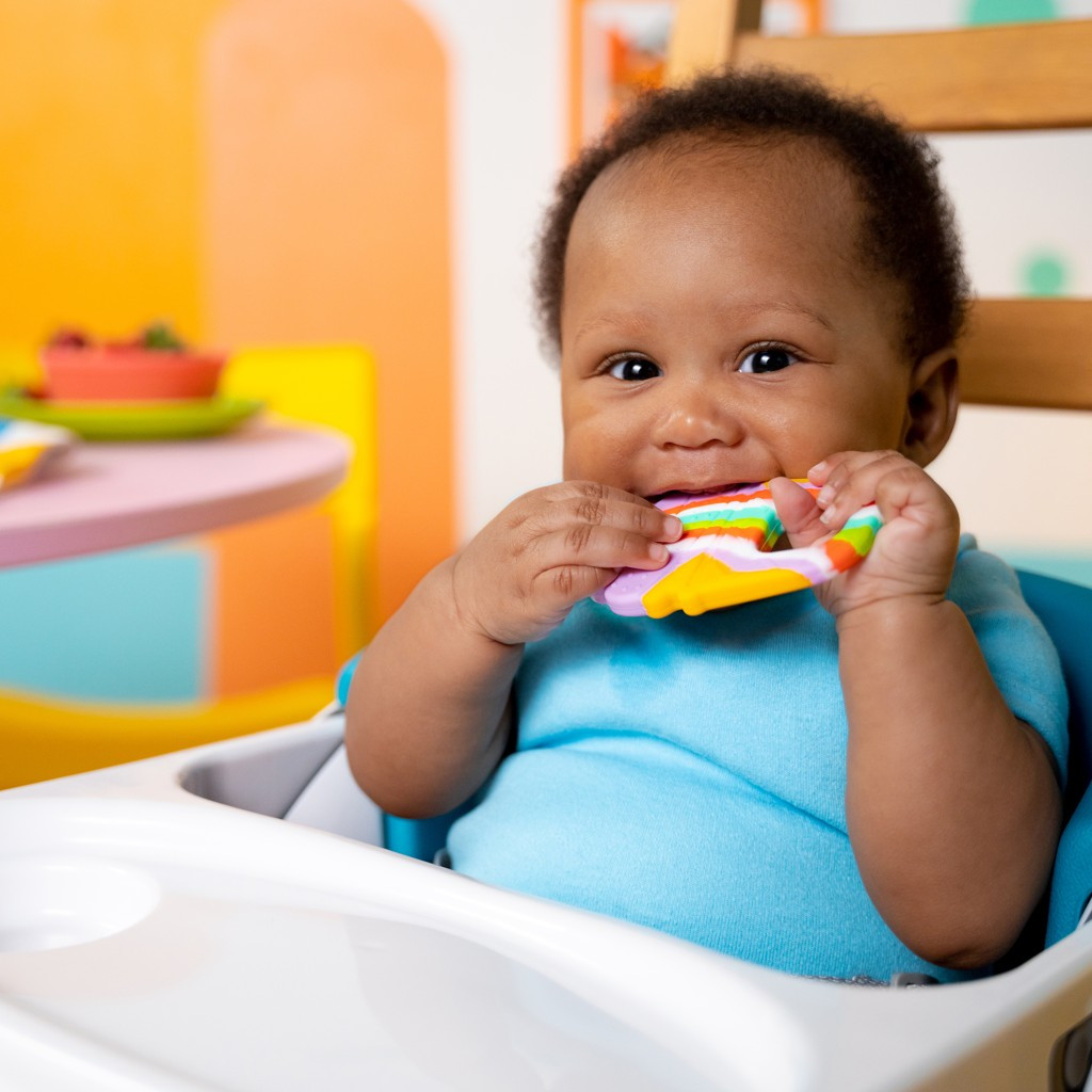 BRIGHT STARTS Szilikon rágóka Soothing Soft Serve™ 3hó+