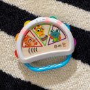 BABY EINSTEIN Játék zenélő tamburin Tap & Shake™ Magic Touch™ HAPE 6hó+