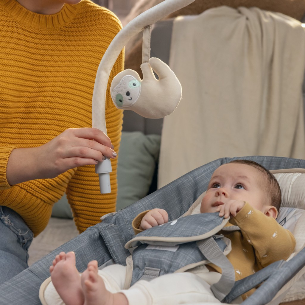 INGENUITY Rezgő masszázs pihenőszék dallamokkal Happy Belly™ Rock-to-Bounce - Parker™ 0hó+  9kg-ig