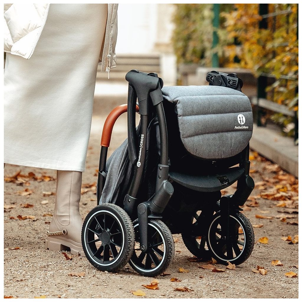 PETITE&MARS Sport babakocsi Cross Absolute Black