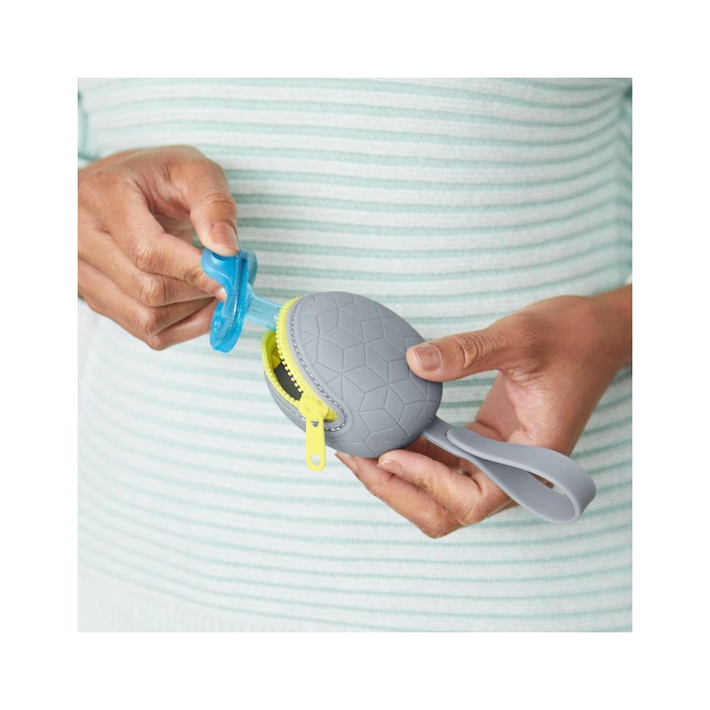 SKIP HOP Cumisüveg tartó szilikon Grab&Go szürke