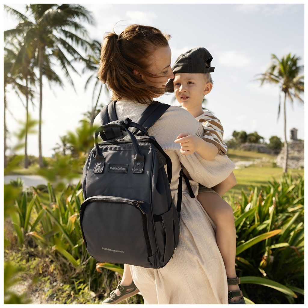PETITE&MARS Pelenkázó hátizsák babakocsihoz Jack - Catchthemoment sorozat Ultimate Grey