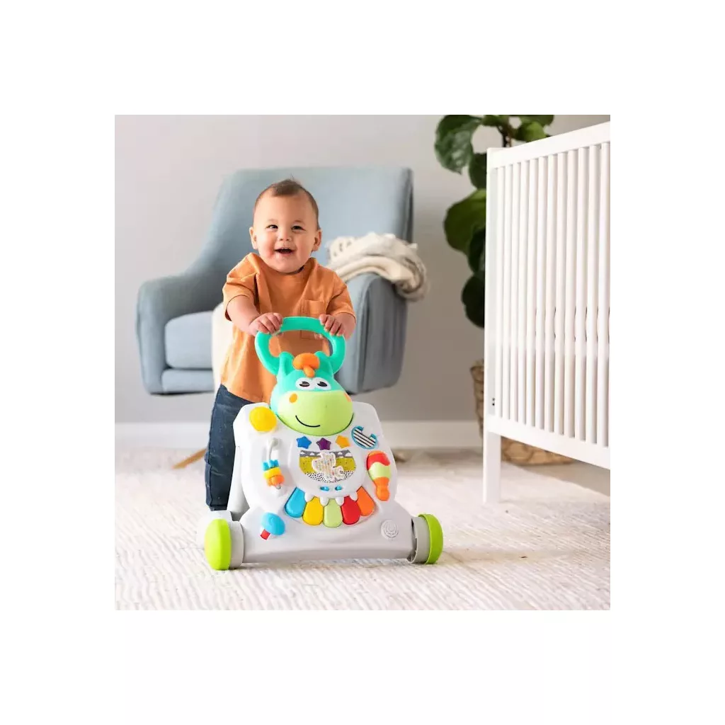 Infantino Sit, Walk & Play 3az1-ben járássegítő kisasztal