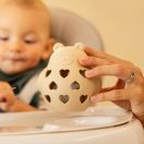 PETITE&MARS Szilikon játék csörgővel Bear Basil Dusty Rose 0m+