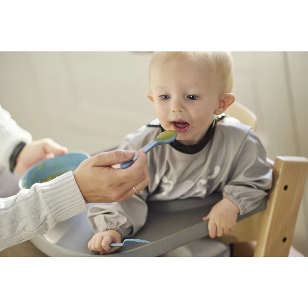 Nuvita vízálló ujjas előke - Powder Blue 4372