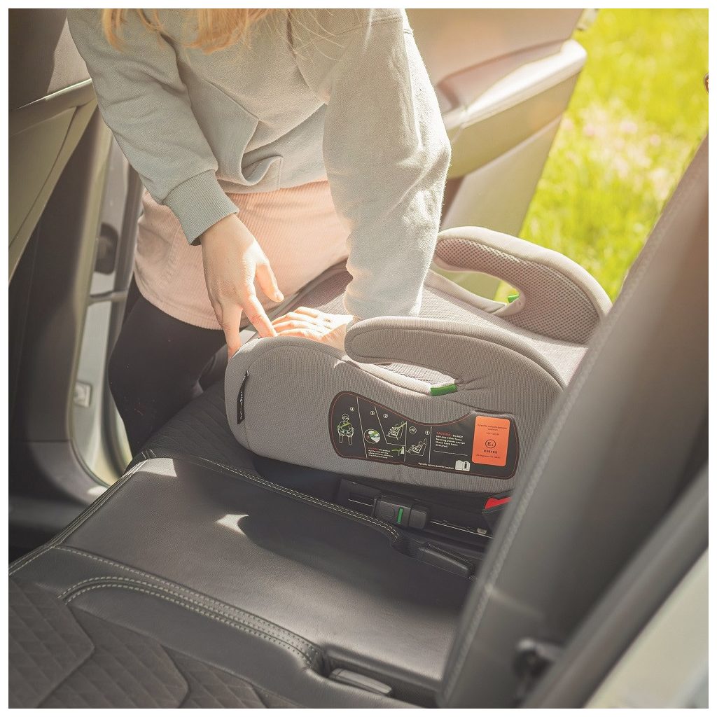 PETITE&MARS Optimus ülésmagasító  Pro i-Size Black Air 125 - 150 cm (22-36 kg)