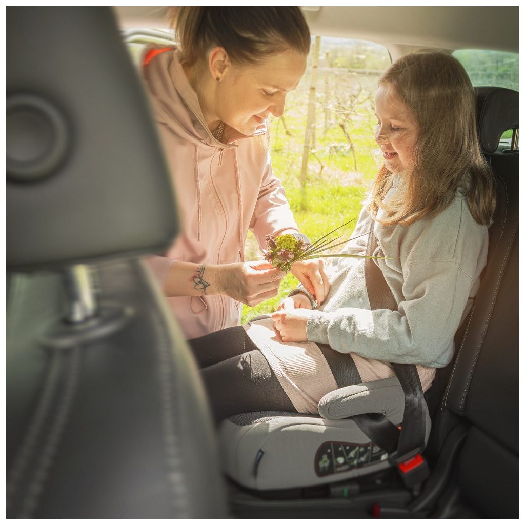 PETITE&MARS Optimus Ülésmagasító Pro i-Size Grey Air 125 - 150 cm (22-36 kg)