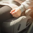 PETITE&MARS Optimus Ülésmagasító Pro i-Size Grey Air 125 - 150 cm (22-36 kg)