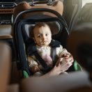 PETITE&MARS Core Pro i-Size autósülés fekete szürke 40-87 cm (0-13 kg)