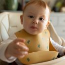 PETITE&MARS Szilikon előke Take&Match Ochre Cacti 6m+