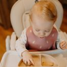 PETITE&MARS Szilikon előke Take&Match Misty Green 6m+