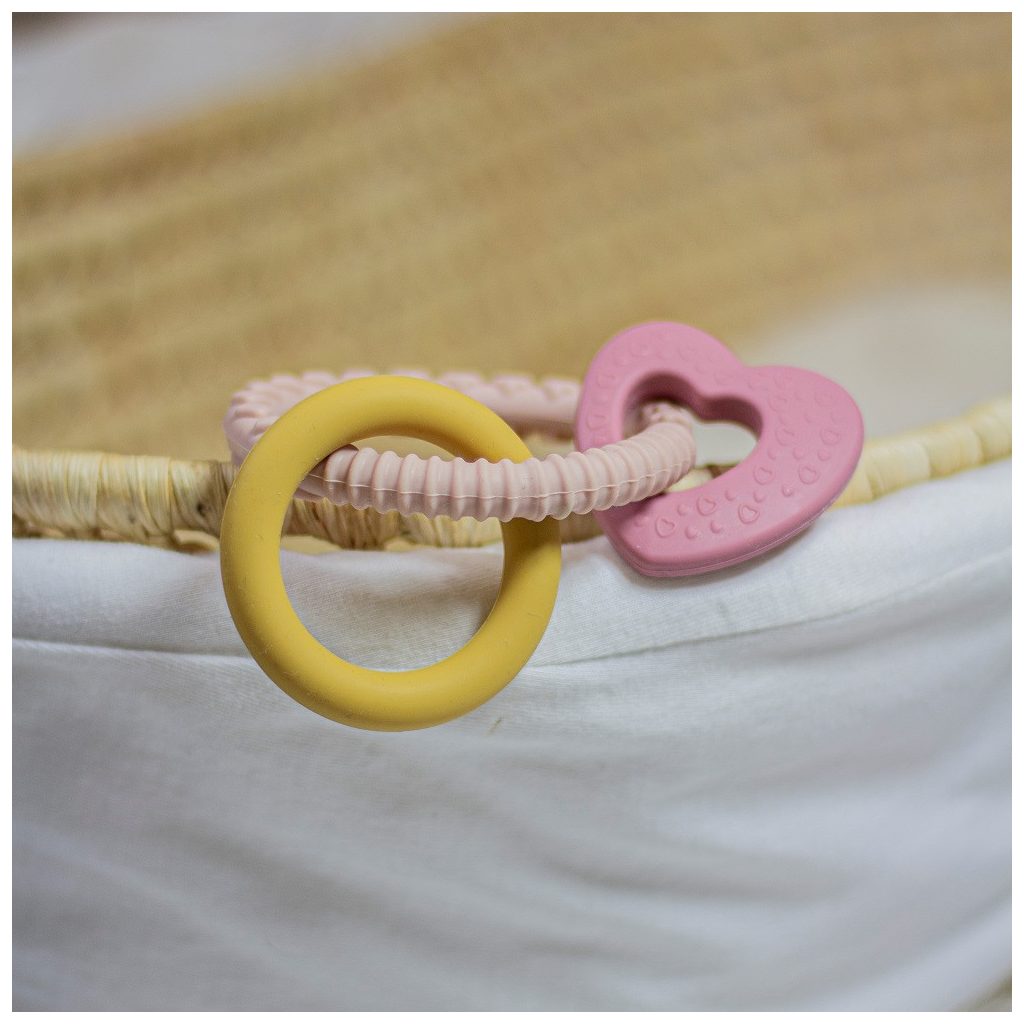 PETITE&MARS Szilikon rágóka Love Cute Pink 0m+