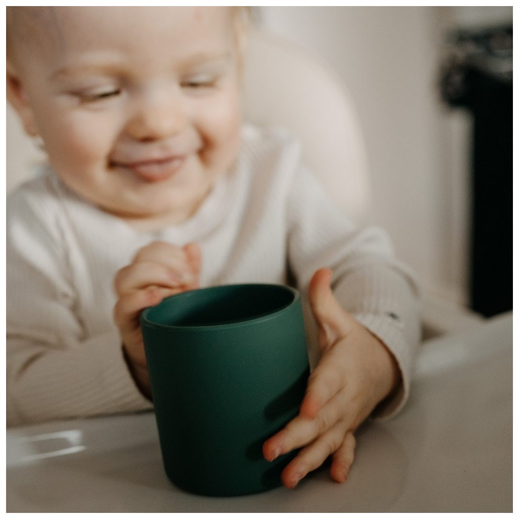 PETITE&MARS Szilikon bögre Take&Match Desert Sand 6m+