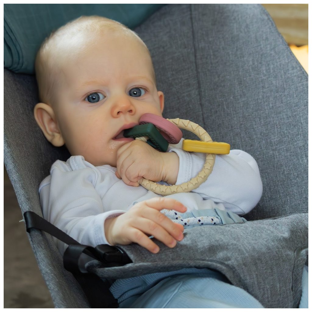 PETITE&MARS szilikon rágóka Figures Desert Sand 0m+