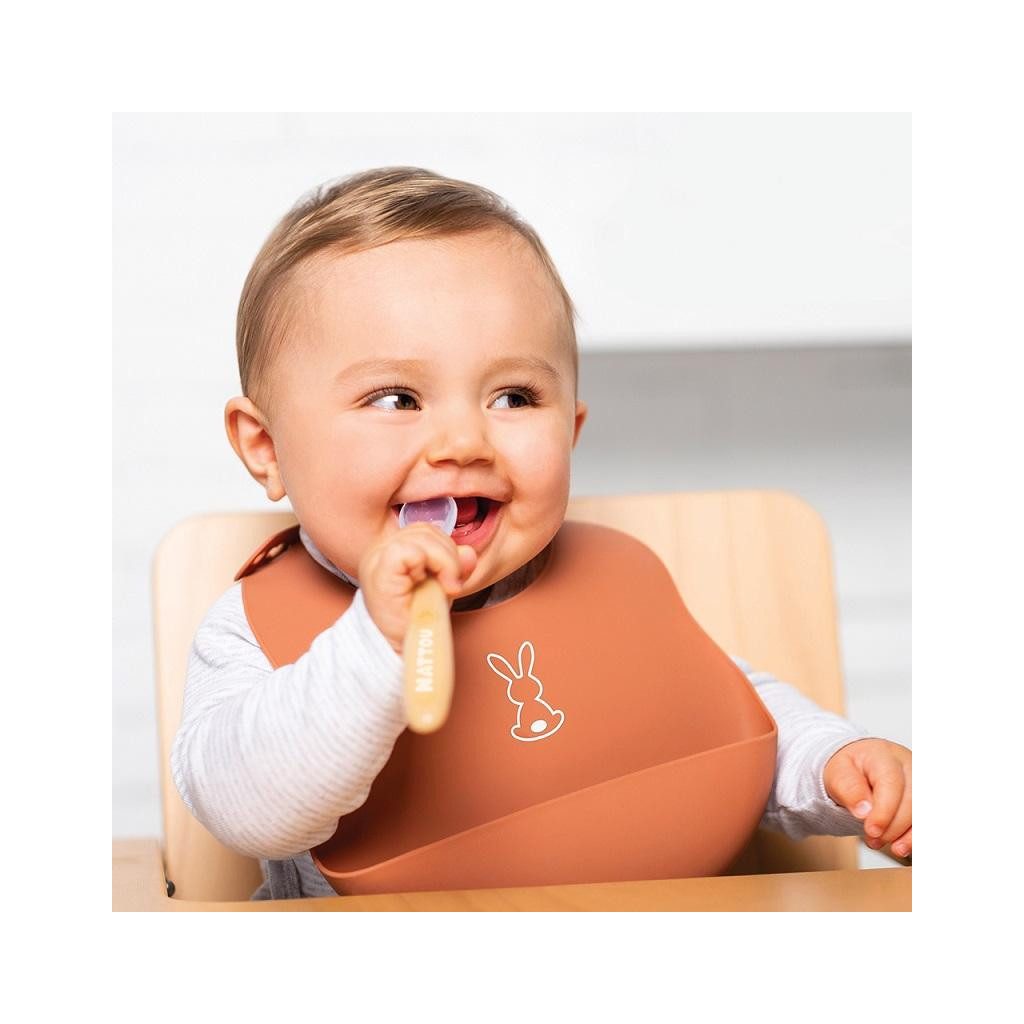 NATTOU Szilikon előke rögzítéssel terrakotta BPA mentes