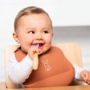 NATTOU Szilikon előke rögzítéssel terrakotta BPA mentes