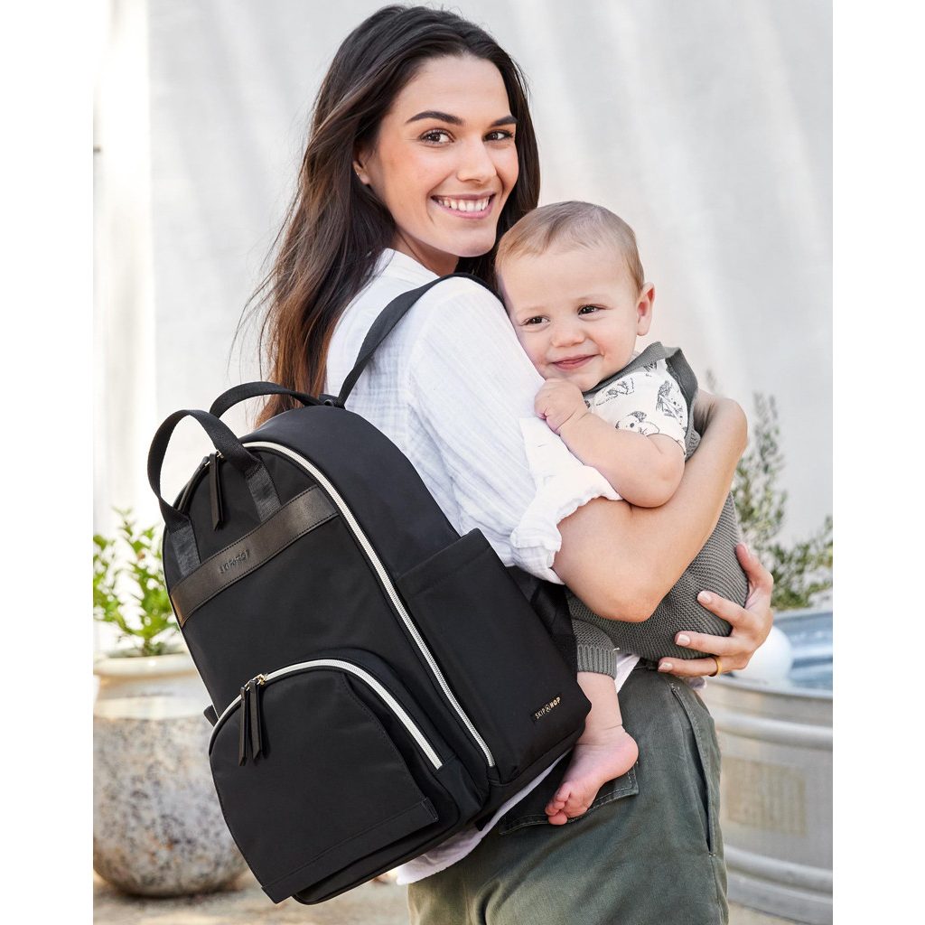 SKIP HOP Táska pelenkázó/hátizsák Envi-Luxe Black