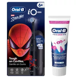   Oral-B Kids Pókember elektromos fogkefe utazótokkal + Oral-B Pro Junior fogkrém 6-12 éves korig (75 ml)