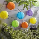 Szolár lampion fényfüzér - 10 db színes lampion, hidegfehér LED fénnyel (2,5 m)