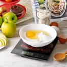 Konyhai mérleg - fekete epres mintával