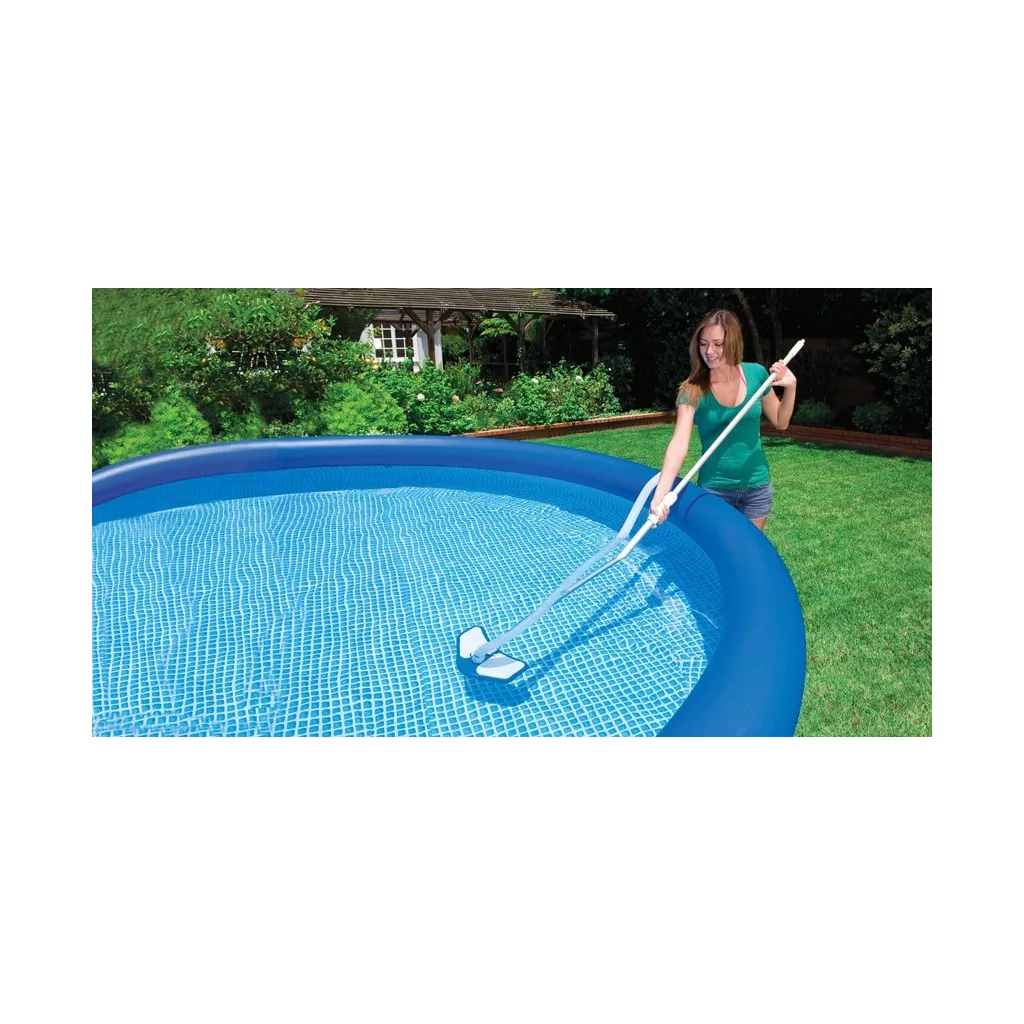 INTEX Deluxe medence tisztító szett, merítő háló, porszívófej, kefe (29057)