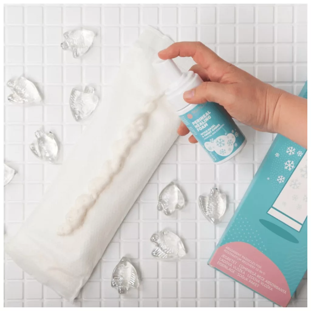 MomCare Varázsmogyoró és Orbáncfű szülés utáni regeneráló hab (100 ml)