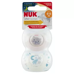   NUK Star Night&Day szilikon játszó- és altatócumi 0-6 hó 2 db (lány)