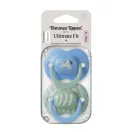 Tommee Tippee Ultimate Fit nyugtató cumi sterilizáló tokkal 6-18 hó 2 db (fiús)