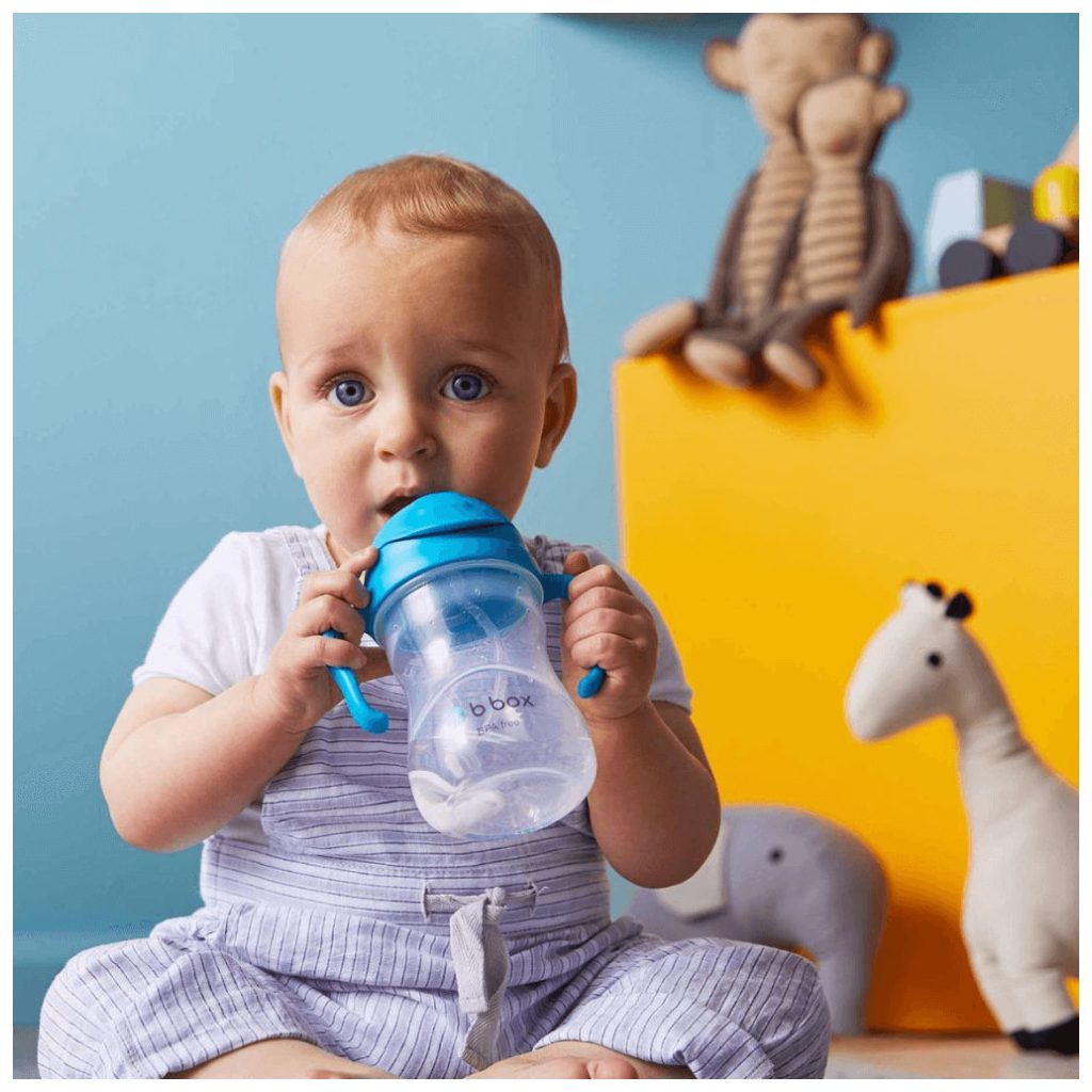 B.box súlyozott szívószálas itatópohár 240 ml (vízkék)