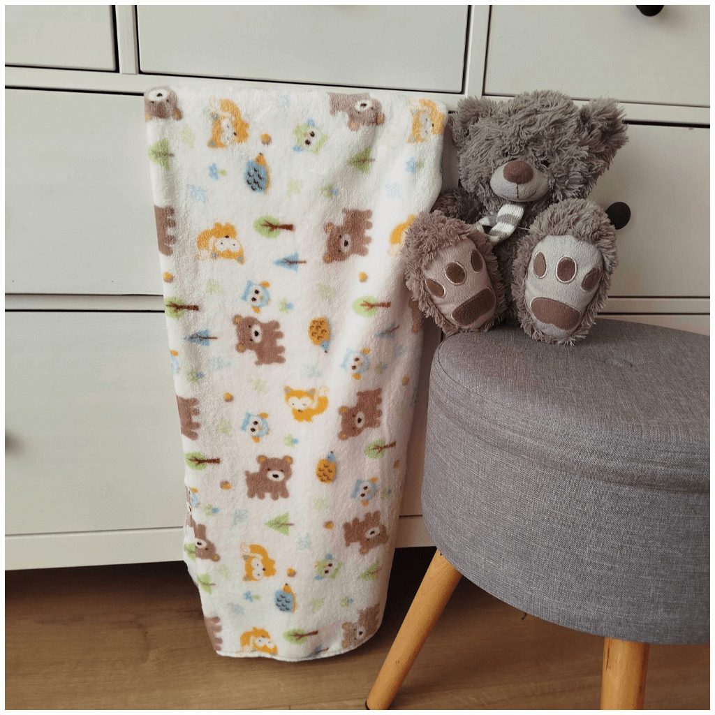 Pihe Puha babatakaró plüss anyagból - macis minta (75x120 cm)