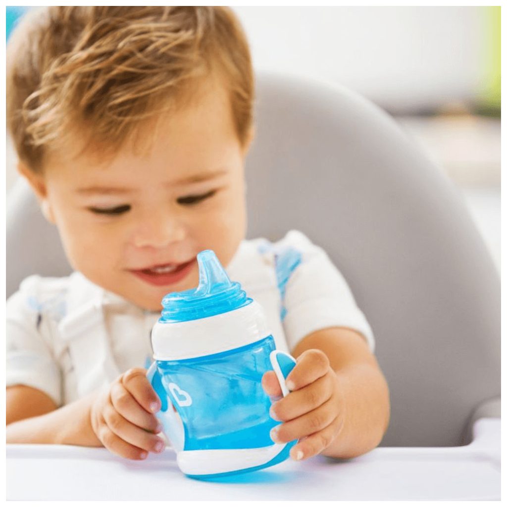 Munchkin tanulópohár fogókarral, 118 ml (kék)