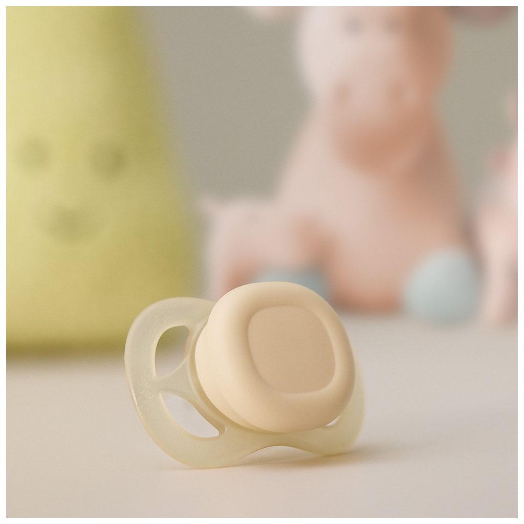 Philips Avent SCF075/01 Játszócumi ultra start neutral 0-2hó lányos 2 db (lila-sárga)