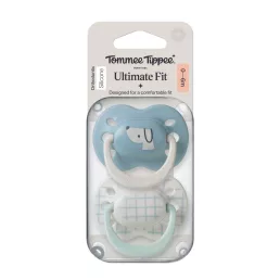   Tommee Tippee Ultimate Fit nyugtató cumi sterilizáló tokkal 0-6 hó 2 db (fiús)