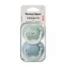 Tommee Tippee Ultimate Fit nyugtató cumi sterilizáló tokkal 0-6 hó 2 db (fiús)