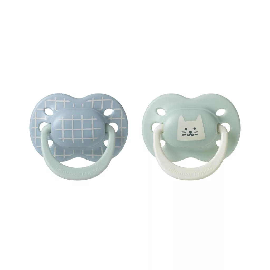 Tommee Tippee Ultimate Fit nyugtató cumi sterilizáló tokkal 0-6 hó 2 db (fiús)