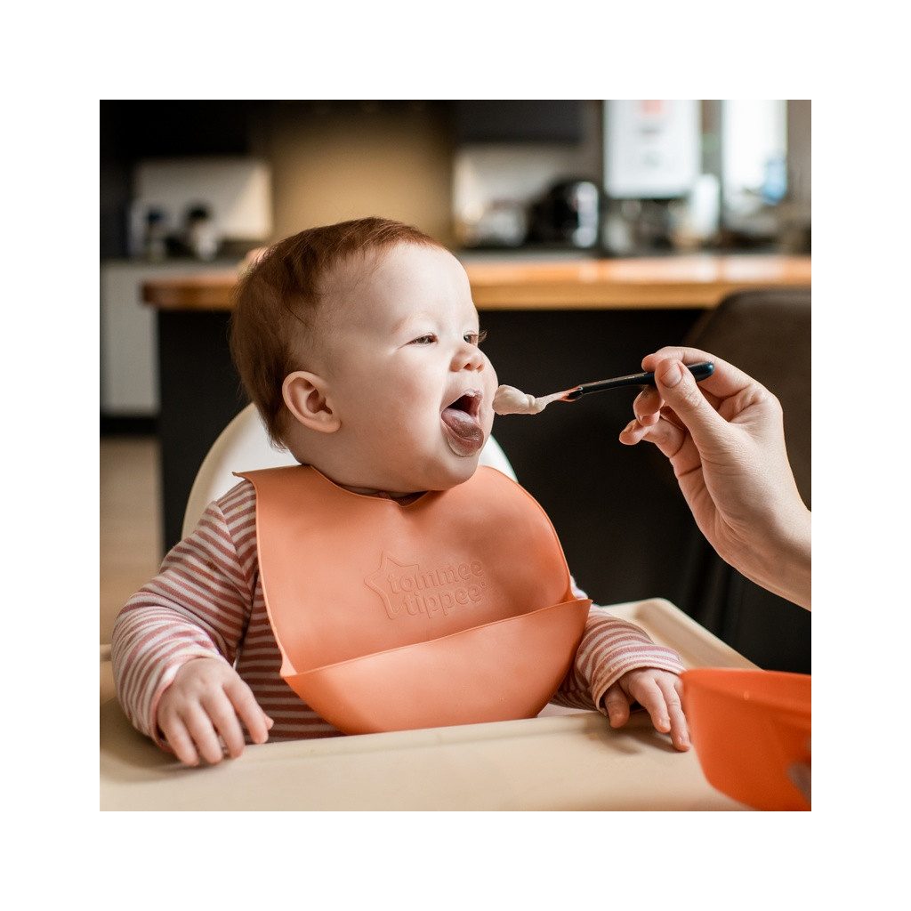 Tommee Tippee mosogatógépben mosható műanyag előke 6 hó+