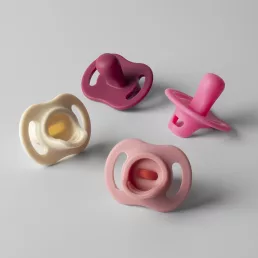   Tommee Tippee Ultra Light StayPut cumi 6-18 hó 4 db (lányos)