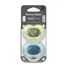 Tommee Tippee Night Glow éjszakai nyugtató cumi sterilizáló tokkal 6-18 hó 2 db