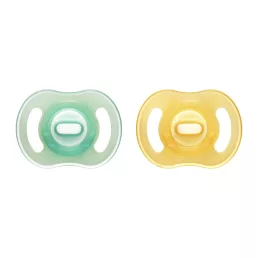   Tommee Tippee Ultra Light Night Glow éjszakai cumi sterilizáló tokkal 0-6 hó 2 db