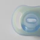 Tommee Tippee Ultra Light Night Glow éjszakai cumi sterilizáló tokkal 6-18 hó 2 db